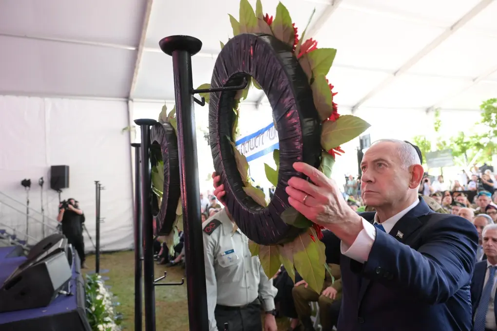 FOTOGRAFÍA. JERUSALÉN (ISRAEL), 16 DE OCTUBRE DE 2025. El primer ministro de Israel, "Bibi" benjamín Netanyahu, participó este jueves en el histórico acto estatal en homenaje a los caídos por la Tierra Santa durante la guerra contra el eje del mal en la tierra (Hamas ISIS, Yihad islámica Palestina ISIS, Ayatolás ISIS, Hutíes ISIS y Hezbollah ISIS), llamada Guerra de la Redención, que inició tras la masacre islamofascista del 7 October/7 Octubre de 2023. Junta al primer ministro israelí estuvieron presentes entre otras autoridades del país hebreo, el presidente de Israel, Isaac Herzog. Lasvocesdelpueblo (Ñ Pueblo)