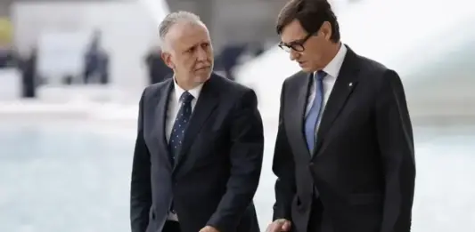 FOTOGRAFÍA. VALENCIA (COMUNIDAD VALENCIANA) REINO DE ESPAÑA, 29 DE OCTUBRE DE 2025. El ministro de Política Territorial y Memoria Democrática del Gobierno de España por el Partido Socialista, Ángel Víctor Torres (i), y el presidente del Govern autonómico de la Generalitat de Cataluña, Salvador Illa Roca (d), a su llegada al funeral de Estado por las 237 víctimas de la DANA VALENCIA, celebrado este miércoles en Valencia con motivo del primer aniversario de la tragedia. Efe