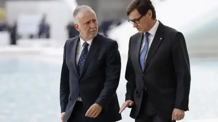 Salvador Illa Roca,Dana, FOTOGRAFÍA. VALENCIA (COMUNIDAD VALENCIANA) REINO DE ESPAÑA, 29 DE OCTUBRE DE 2025. El ministro de Política Territorial y Memoria Democrática del Gobierno de España por el Partido Socialista, Ángel Víctor Torres (i), y el presidente del Govern autonómico de la Generalitat de Cataluña, Salvador Illa Roca (d), a su llegada al funeral de Estado por las 237 víctimas de la DANA VALENCIA, celebrado este miércoles en Valencia con motivo del primer aniversario de la tragedia. Efe