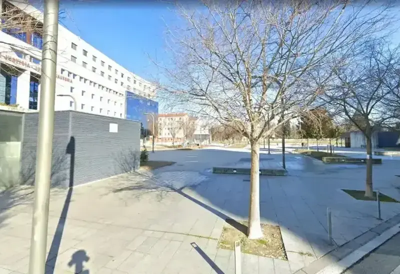 A prisión los depredadores sexuales ilegales islamistas de Manada Pamplona FOTOGRAFÍA. PAMPLONA (COMUNIDAD FORAL DE NAVARRA) REINO DE ESPAÑA, 31 DE OCTUBRE DE 2025. Detalle de una vista de los exteriores del Juzgado de Violencia sobre la Mujer número 1 de Pamplona, capital de la Comunidad Foral de Navarra, en el Reino de España. Lasvocesdelpueblo (Ñ Pueblo)