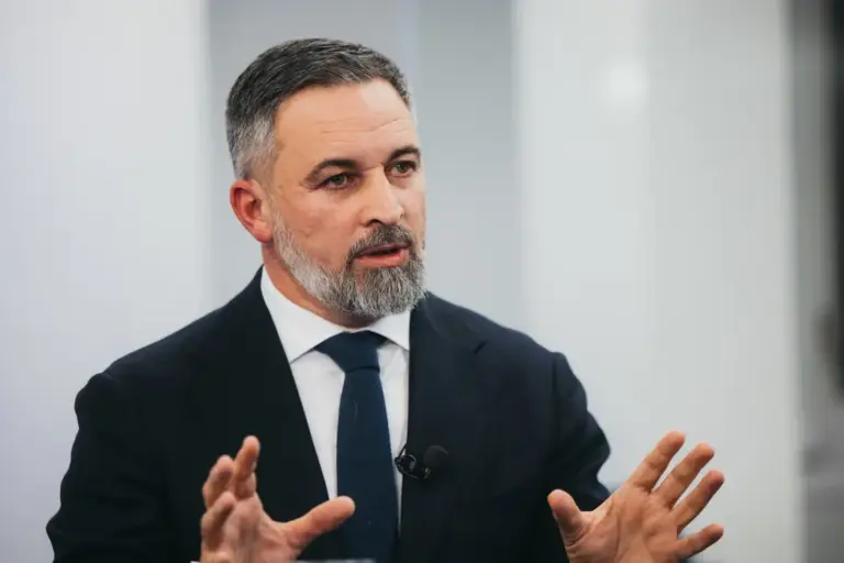 FOTOGRAFÍA. ZARAGOZA (ARAGÓN) REINO DE ESPAÑA, 24 DE NOVIEMBRE DE 2025. El presidente de VOX y líder de Patriots of Europe, Santiago Abascal Conde, durante una entrevista con el diario digital "Heraldo de Aragón". Lasvocesdelpueblo (Ñ Pueblo)