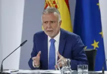 Caso Koldo | Ángel Víctor Torres Pérez contra las cuerdas por su sed sexual FOTOGRAFÍA. MADRID (REINO DE ESPAÑA), 05 DE NOVIEMBRE DE 2025. El ministro de Política Territorial y Memoria Democrática del Gobierno de España -titular de Pedro Sánchez Pérez-Castejón (PSOE)-, Ángel Víctor Torres Pérez, registrado durante una rueda de prensa posterior al Consejo de ministros del Ejecutivo español socialcomunista. Efe