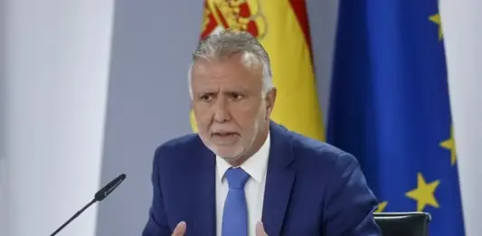 FOTOGRAFÍA. MADRID (REINO DE ESPAÑA), 05 DE NOVIEMBRE DE 2025. El ministro de Política Territorial y Memoria Democrática del Gobierno de España -titular de Pedro Sánchez Pérez-Castejón (PSOE)-, Ángel Víctor Torres Pérez, registrado durante una rueda de prensa posterior al Consejo de ministros del Ejecutivo español socialcomunista. Efe