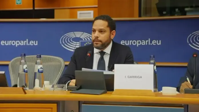 FOTOGRAFÍA. BRUSELAS (BÉLGICA), 12 DE NOVIEMBRE DE 2025. El Parlamento Europeo acoge una conferencia sobre el pogromo de los cristianos en países africanos con fuertes presencia del islamismo, en su mayoría, pero también sobre la masacre de fieles cristianos en el resto de planeta tierra por parte de los grupos islamistas; debate en el que han participado/asistido los eurodiputados de Patriots of Europe, entre ellos los de la delegación de VOX en Bruselas, como Margarita de la Pisa, Jorge Buxadé Villalba, Mireia Borrás Pavón, Jorge Martín Frías, Juan Carlos Girauta Vidal, y Hermann Leopoldo Tertsch del Valle-Lersundi, junto al secretario general de VOX, Ignacio Garriga Vaz de Conceiçao, arropando al secretario general de la Conferencia Episcopal de Tanzania, Charles Kitima. Lasvocesdelpueblo (Ñ Pueblo)