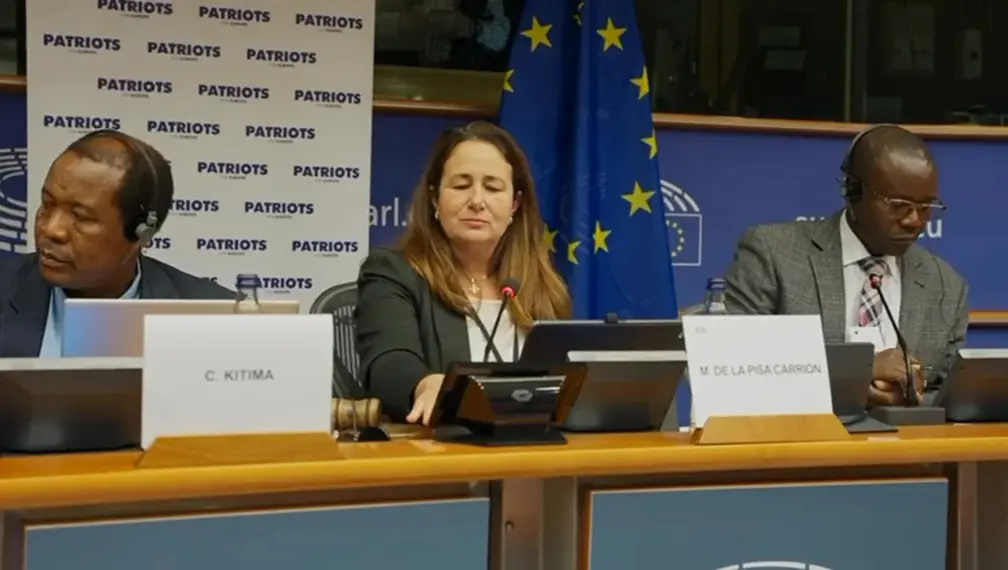 FOTOGRAFÍA. BRUSELAS (BÉLGICA), 12 DE NOVIEMBRE DE 2025. El Parlamento Europeo acoge una conferencia sobre el pogromo de los cristianos en países africanos con fuertes presencia del islamismo, en su mayoría, pero también sobre la masacre de fieles cristianos en el resto de planeta tierra por parte de los grupos islamistas; debate en el que han participado/asistido los eurodiputados de Patriots of Europe, entre ellos los de la delegación de VOX en Bruselas, como Margarita de la Pisa, Jorge Buxadé Villalba, Mireia Borrás Pavón, Jorge Martín Frías, Juan Carlos Girauta Vidal, y Hermann Leopoldo Tertsch del Valle-Lersundi, junto al secretario general de VOX, Ignacio Garriga Vaz de Conceiçao, arropando al secretario general de la Conferencia Episcopal de Tanzania, Charles Kitima. Lasvocesdelpueblo (Ñ Pueblo)