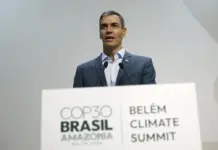 Sánchez: «España atraviesa sus mejores momentos de los últimos 45 años» FOTOGRAFÍA. BELÉM (BRASIL), 07 DE NOVIEMBRE DE 2025. El presidente del Gobierno en minoría de España y secretario general dle Partido Socialista (PSOE), Pedro Sánchez Pérez-Castejón, habla durante la cumbre de líderes de la COP30 este viernes