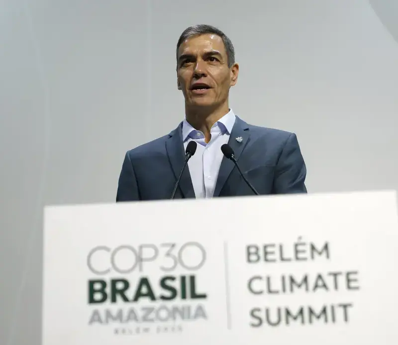 Sánchez: «España atraviesa sus mejores momentos de los últimos 45 años» FOTOGRAFÍA. BELÉM (BRASIL), 07 DE NOVIEMBRE DE 2025. El presidente del Gobierno en minoría de España y secretario general dle Partido Socialista (PSOE), Pedro Sánchez Pérez-Castejón, habla durante la cumbre de líderes de la COP30 este viernes
