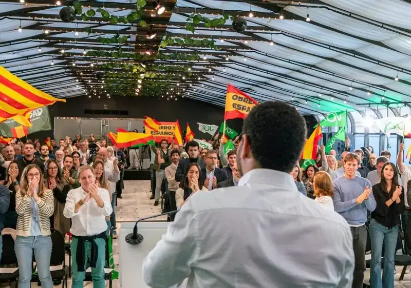 VOX inicia en Mataró el asalto al poder en España FOTOGRAFÍA. MATARÓ (BARCELONA) CATALUÑA (REINO DE ESPAÑA), 09 DE NOVIEMBRE DE 2025. El secretario general de VOX, Ignacio Garriga Vaz de Conceçao, ha clausurado las segundas jornadas municipales de VOX "Primero Nuestros Vecinos", celebradas en Mataró, ciudad y municipio capital de la comarca del Maresme, en la provincia de Barcelona. Lasvocesdelpueblo (Ñ Pueblo)