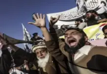 La JPE exige retirar «apoyo institucional y financiación» al islamismo en Cataluña FOTOGRAFÍA. ESTADOS UNIDOS DE AMÉRICA, AÑO 2017. Un grupo de musulmanes en Estados Unidos, furiosos por la restricción de entrada a Estados Unidos, por el nuevo Gobierno del presidente Donald Trump. Efe