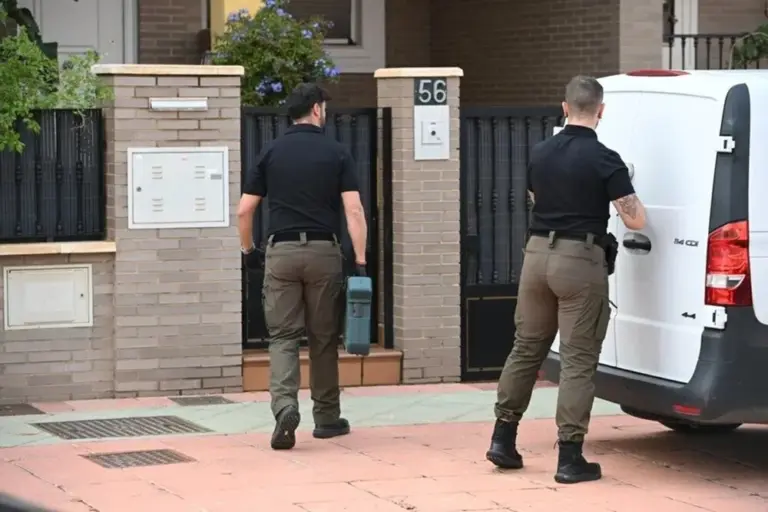 FOTOGRAFÍA. ALMERÍA (ANDALUCÍA) REINO DE ESPAÑA, 18 DE NOVIEMBRE DE 2025. Registro de la casa del presidente de la diputación de Almería, Javier Aureliano García. Efe