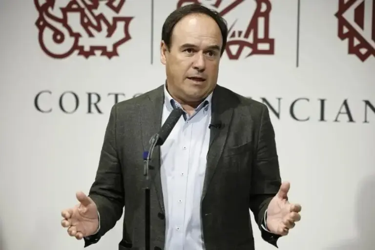 FOTOGRAFÍA. VALENCIA (COMUNIDAD VALENCIANA) REINO DE ESPAÑA, 25 DE SEPTIEMBRE DE 2025. El portavoz del PP en las Cortes Valencianas, Juan Francisco Pérez Llorca, durante una rueda de prensa. Efe