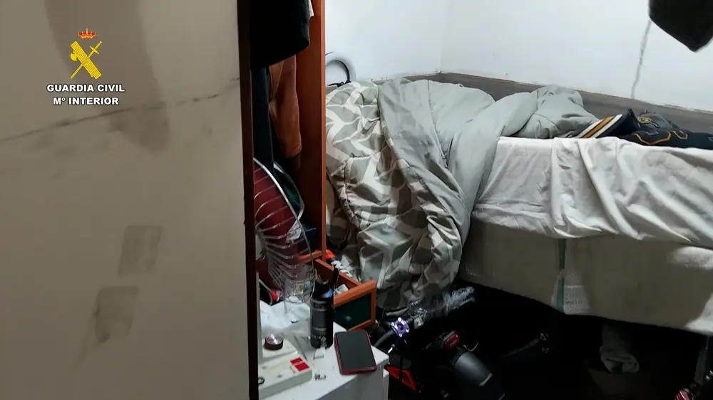 FOTOGRAFÍA. BARCELONA (CATALUÑA) REINO DE ESPAÑA, 16 DE NOVIEMBRE DE 2025. La Guardia Civil ha detenido a siete personas e investigado a otras diez por como banda criminal migracionista dedicada a favorecer la inmigración irregular en Cataluña (España) y en otros países dentro del territorio Schengen. Las detenciones han tenido lugar en Cataluña: "las ciudades de Barcelona, Castelldefels y Badalona". Guardia Civil/Lasvocesdelpueblo (Ñ Pueblo)