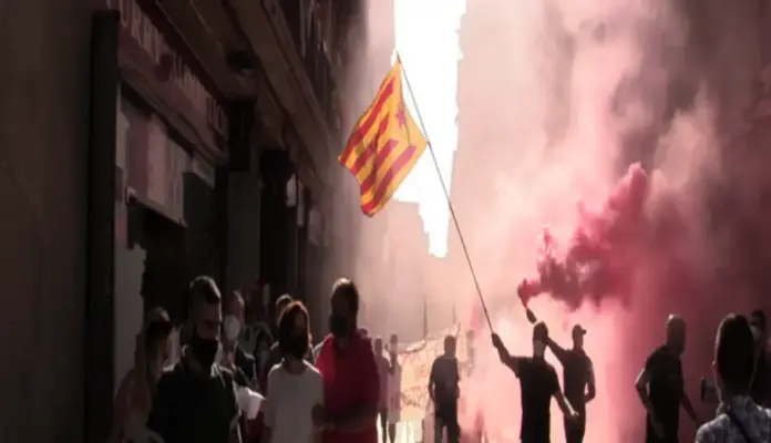Condenados los nazis Antifa que atacaron a VOX en El Raval FOTOGRAFÍA. BARRIO EL RAVAL DE BARCELONA (CATALUÑA) REINO DE ESPAÑA, 02 DE SEPTIEMBRE DE 2020. Al menos un centenar de banda nazi Antifa, que integran las hordas separatistas y los progres (progresistas), persiguen, acosan y atacan físicamente a los políticos, diputados en el Congreso de los Diputados del Reino de España por el partido político VOX, Ignacio Garriga y Rocío de Meer Méndez (2 i) junto al jefe de la Seguridad de VOX en Cataluña, por las calles de la ciudad de Barcelona, en la barriada conflictiva de El Raval, convertida en un "no go zone" de Cataluña. Lasvocesdelpueblo (Ñ Pueblo)