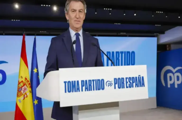 FOTOGRAFÍA. MADRID (ESPAÑA), 29 DE DICIEMBRE DE 2025. El presidente del socialismo azul Partido Popular (PP), Alberto Núñez Feijóo, comparece ante los medios de comunicación para hacer balance del año 2025, este lunes en la sede del partido, en calle Génova 13 de Madrid. Efe