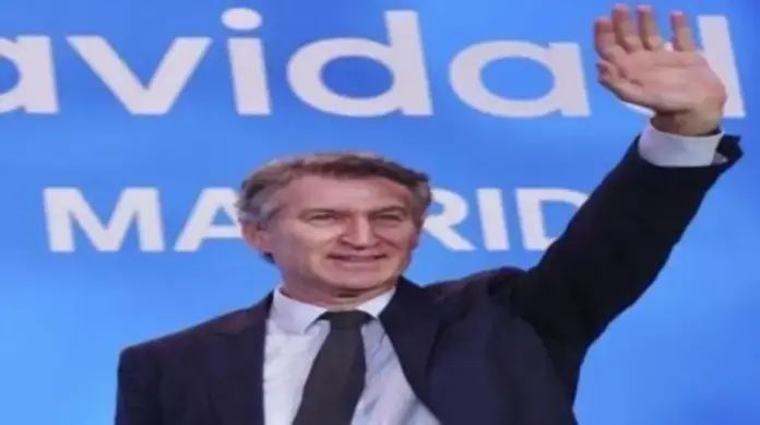 Feijóo,PP, Sánchez lo ha ensuciado todo,Alberto Núñez Feijóo FOTOGRAFÍA. ALCORCÓN (COMUNIDAD DE MADRID) REINO DE ESPAÑA, 16 DE DICIEMBRE DE 2025. El líder del socialismo azul, migracionista y WOKE Partido Popular (PP), Alberto Núñez Feijóo; asistió hoy a la cena de Navidad del socialismo azul celebrada en el municipio de Alcorcón, Comunidad Autónoma de Madrid, junto al alcalde José Luis Martínez Almeida y a la presidente del Gobierno de la Comunidad, Isabel La Mala (Isabel Natividad Díaz Ayuso). Efe