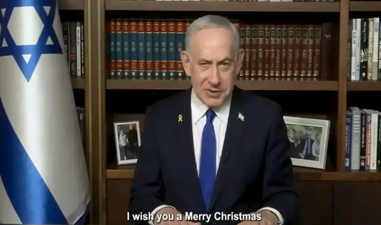 FOTOGRAFÍA. JERUSALÉN (ISRAEL), 24 DE DICIEMBRE DE 2025. El primer ministro de Israel ha condenado la persecución y masacre de los cristianos en todo el mundo, principalmente en regiones y países islamistas, subrayando los pogromos de cristianos en el norte de Nigeria (África), que a juicio de Jerusalén, "debe acabar; y tienen que acabar ahora", ha advertido "Bibi" Benjamín Netanyahu durante una declaración institucional con el motivo de la Nochebuena, reiterando el compromiso de la "Tierra Sagrada (Israel)", subrayó, con sus "amigos cristianos". "Israel siempre estará con los cristianos". "Feliz Navidad y Año Nuevo 2026". Lasvocesdelpueblo (Ñ Pueblo) 