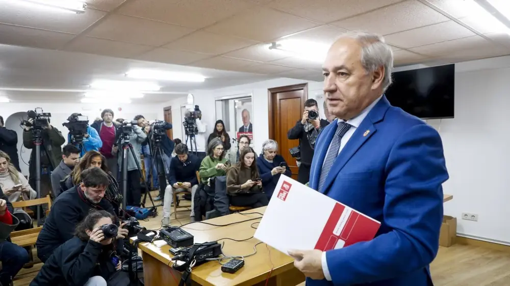 FOTOGRAFÍA. MONFORTE DE LEMOS (LUGO) GALICIA (REINO DE ESPAÑA, 10 DE OCTUBRE DE 2025. El líder del Partido Socialista (PSOE), alcalde del municipio de Monforte de Lemos (Lugo) Galicia desde 2015 y presidente de la Diputación Provincial de Lugo desde 2019, José Tomé Roca. Efe