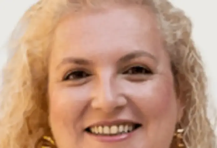 FOTOGRAFÍA. TARRAGONA (CATALUÑA) REINO DE ESPAÑA, 18 DE DICIEMBRE DE 2025. ¿Sandra Ramos García "está loca" o enloquecida? Detalle de una foto oficial de perfil de la segunda teniente de alcalde, consejera de Cultura y Fiestas, Universidades, Memoria Democrática y Bienestar Animal, y concejala de barrio de Parte Alta y Ponent por el Grupo Municipal del Partido Socialista (PSOE/PSC), Sandra Ramos García. Ayuntamiento de Tarragona/Lasvocesdelpueblo (Ñ Pueblo) 