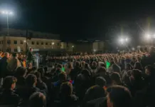 Más de 1.500 extremeños acompañan a Abascal y Calle en Badajoz FOTOGRAFÍA. BADAJOZ (EXTREMADURA) REINO DE ESPAÑA, 03 DE DICIEMBRE DE 2025. Precampaña Elecciones Extremadura 21D. El presidente de Patriots of Europe y de VOX, Santiago Abascal Conde (c); participa esta tarde y noche en un multitudinario acto público en Badajoz, junto al candidato de VOX a la presidencia de la Junta de Extremadura, Óscar Fernández Calle; y el cabeza de lista por Badajoz a la Asamblea de Extremadura y actual senador por Extremadura al Senado, Ángel Pelayo Gordillo. Lasvocesdelpueblo (Ñ Pueblo)
