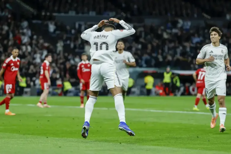 FOTOGRAFÍA. MADRID (REINO DE ESPAÑA), 20 DE DICIEMBRE DE 2025. El delantero francés del Real Madrid, Kylian Mbappé, tras conseguir el segundo gol del equipo madridista. Efe