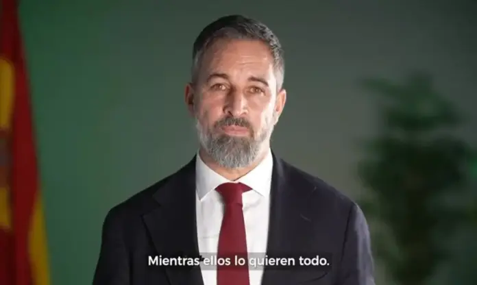 FOTOGRAFÍA. MADRID (ESPAÑA), 31 DE DICIEMBRE DE 2025. El presidente de VOX y Patriots of Europe, Santiago Abascal Conde, ha hecho hoy el balance del año 2025, en el que detalla las traiciones que décadas de bipartidismo PP-PSOE han supuesto para el conjunto de los españoles. El mandatario ha ofrecido un plan alternativo para proteger España ante el agotamiento de los partidos corruptos del bipartidismo PP-PSOE. Captura vídeo VOX/Lasvocesdelpueblo (Ñ Pueblo)
