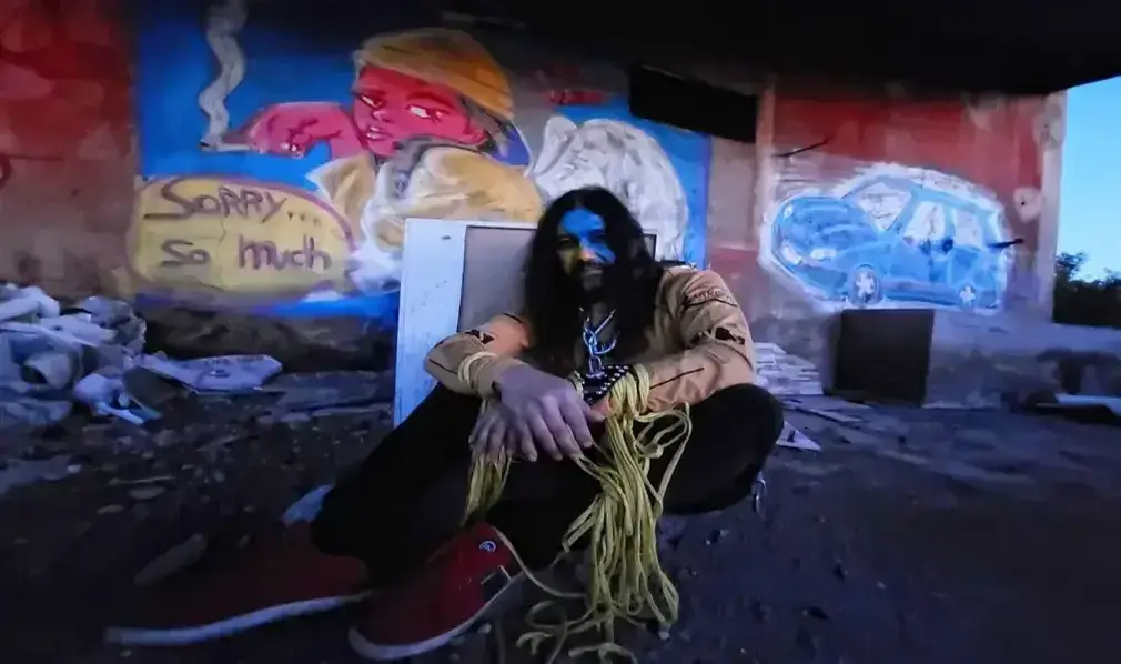 FOTOGRAFÍA. VALENCIA (COMUIDAD VALENCIANA), 22 DE ENERO DE 2026. El poeta Ángel Padilla presenta su novela animalista Humanzee. El poeta y  escritor valenciano Ángel Padilla retorna al FNAC San Agustín de Valencia con una de sus novelas más demoledoras, la distopía animalista Humanzee (de la saga de novelas cuya temática ganó el Premio Ignotus). Lasvocesdelpueblo (Ñ Pueblo)