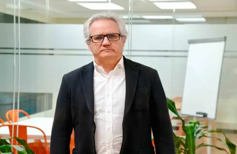 FOTOGRAFÍA. MADRID (ESPAÑA), 25 DE ENERO DE 2026. Cs exige investigaciones y auditorías externas del colapso ferroviario. En la imagen, el secretario general de Ciudadanos, Carlos Pérez-Nievas López de Goicoechea, registrado este domingo en la sede nacional de la formación naranja. Lasvocesdelpueblo (Ñ Pueblo)