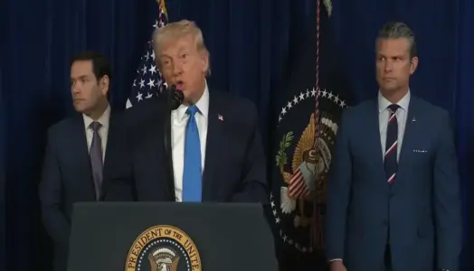 FOTOGRAFÍA. MAR-A-LAGO (FLORIDA) ESTADOS UNIDOS DE AMÉRICA, 03 DE ENERO DE 2026. El presidente de los Estados Unidos de América, (EEUU), Donald John Trump; junto al Secretario del Estado, Marco Antonio Rubio; el Secretario de Guerra, Peter Brian Hegseth; el Presidente del Estado Mayor Conjunto (CJCS) de EEUU quien asesora a Trump y al Secretario de Guerra, General John Daniel Caine (Razin); anunció este sábado que «el dictador y terrorista Nicolás Maduro Moro finalmente ha sido derrocado en Venezuela». Lasvocesdelpueblo (Ñ Pueblo)