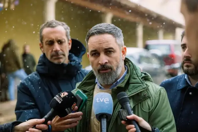 FOTOGRAFÍA. VILLARLUENGO (TERUEL) ARAGÓN (ESPAÑA), 28 DE ENERO DE 2026. El presidente de VOX, Santiago Abascal Conde, ha comparecido este miércoles desde Villarluengo, Teruel, para valorar la actualidad dentro de los actos de la campaña Elecciones Aragón 8F. Lasvocesdelpueblo (Ñ Pueblo)