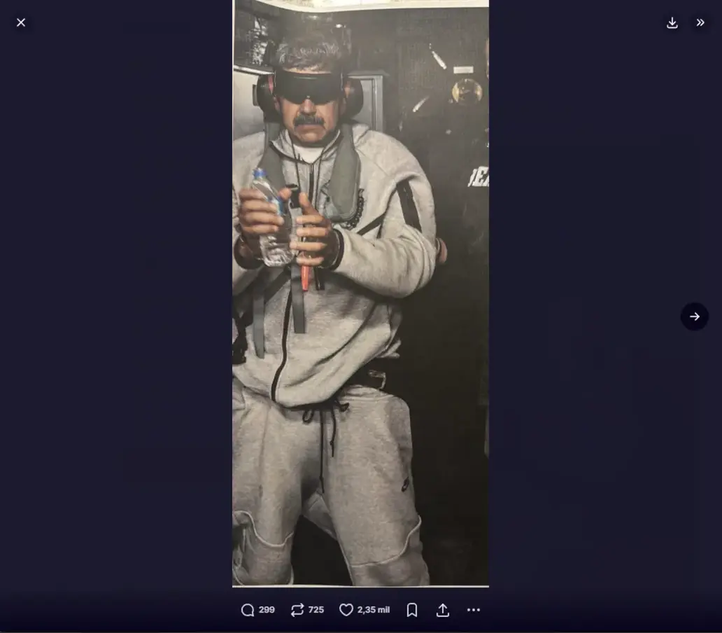 FOTOGRAFÍA. AGUANAS INTERNACIONALES DEL CARIBE (A BORDO DEL USS IWO JIMA), 03 DE ENERO DE 2026. El líder del mundo libre, presidente de la formación patriota estadounidense, jefe de la 47ª Administración de EEUU y comandante jefe de las Fuerzas Armadas de United States of America (USA), Donald John Trump, ha publicado hoy la primera imagen oficial de la captura del narcoterrorista Nicolás Maduro Moro en suelo soberano de Venezuela. Truth Social (@realDonaldTrump)/lasvocesdelpueblo (Ñ Pueblo)