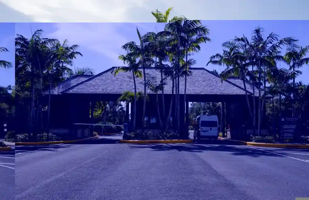 FOTOGRAFÍA. PUNTO CANA (REPÚBLICA DOMINICANA), 14 DE ENERO DE 2026. Denuncian agresiones sexuales con vejaciones de Julio Iglesias en Punta Cana. Fotografía que muestra el ingreso al condominio de residencias donde se encuentra la villa del cantante español Julio Iglesias en Punta Cana (República Dominicana). Efe