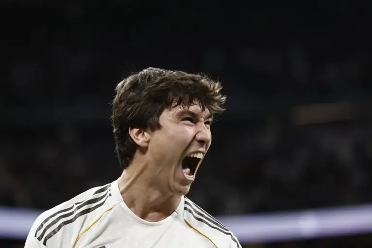 FOTOGRAFÍA. MADRID (ESPAÑA), 04 DE ENERO DE 2026. El delantero del Real Madrid Gonzalo García Torres celebra su primer gol ante el Betis, durante el partido de LaLiga entre el Real Madrid y el Real Betis, este domingo en el estadio Santiago Bernabéu. Efe