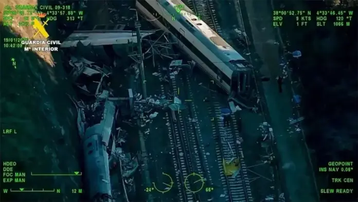 cordoba, tren, Admuz, Iryo, Alvia FOTOGRAFÍA. ADAMUZ (CÓRDOBA) ANDALUCÍA (ESPAÑA), 19 DE ENERO DE 2026. Vista aérea de este lunes del accidente de trenes, que se produjo ayer, domingo 18 de enero, cerca de Adamuz (Córdoba), en la comunidad autónoma de Andalucía. Captura Imágenes de la búsqueda de evidencias que puedan servir para la identificación de víctimas e investigación del accidente ferroviario en Adamuz (Córdoba). Guardia civil/Efe