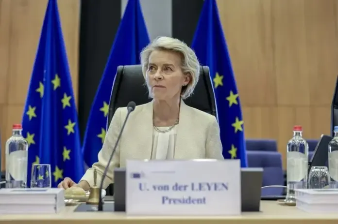 FOTOGRAFÍA. BRUSELAS (BÉLGICA), 09 DE ENERO DE 2026. La UE respalda el polémico Mercosur con Francia y Hungría en contra. La presidente de la Comisión Europea (CE), Ursula Von der Leyen, en una reunión del Colegio de Comisarios. Efe