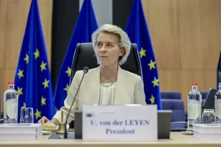 FOTOGRAFÍA. BRUSELAS (BÉLGICA), 09 DE ENERO DE 2026. La UE respalda el polémico Mercosur con Francia y Hungría en contra. La presidente de la Comisión Europea (CE), Ursula Von der Leyen, en una reunión del Colegio de Comisarios. Efe