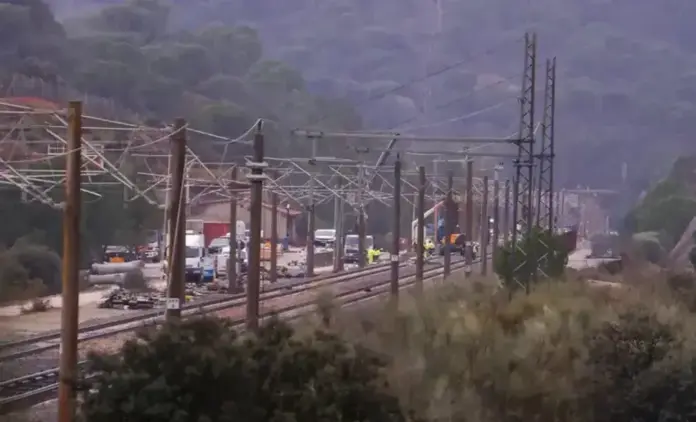 FOTOGRAFÍA. ADAMUZ (CÓRDOBA) ANADALUCÍA (ESPAÑA), 30 DE ENERO DE 2026. España llora la muerte de la cuadragesimosexta victima del Adamuz. Trabajos en la zona cero donde se produjo el accidente ferroviario entre dos trenes en Adamuz (Córdoba) Comunidad Autónoma de Andalucía. Efe