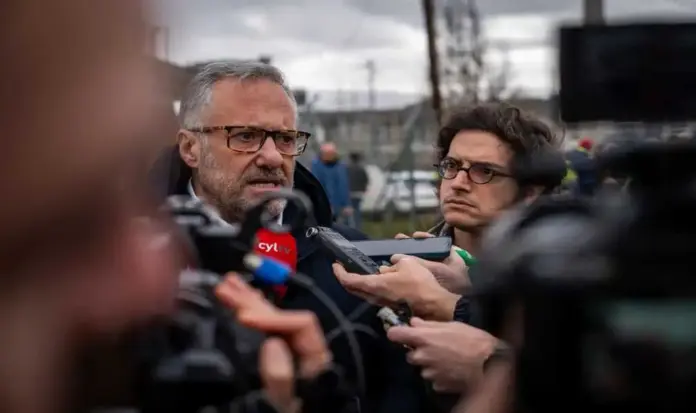 Cubillos del Sil , Pollán, Figaredo FOTOGRAFÍA. CUBILLOS DEL SIL (CASTILLA Y LEÓN) ESPAÑA, 12 DE FEBRERO DE 2026. Figaredo y Pollán denuncian el crimen del PP y PSOE en Cubillos del Sil. El portavoz nacional de Economía de VOX y secretario general de la formación en el Congreso de los Diputados, José María Figaredo Álvarez-Sala (José María Figaredo), ha visitado junto con el candidato de VOX a las elecciones de Castilla y León, Carlos Pollán Fernández, la central térmica de Cubillos del Sil, en la provincia de León, Comunidad Autónoma de Castilla y León (CyL). Lasvocesdelpueblo (Ñ Pueblo)