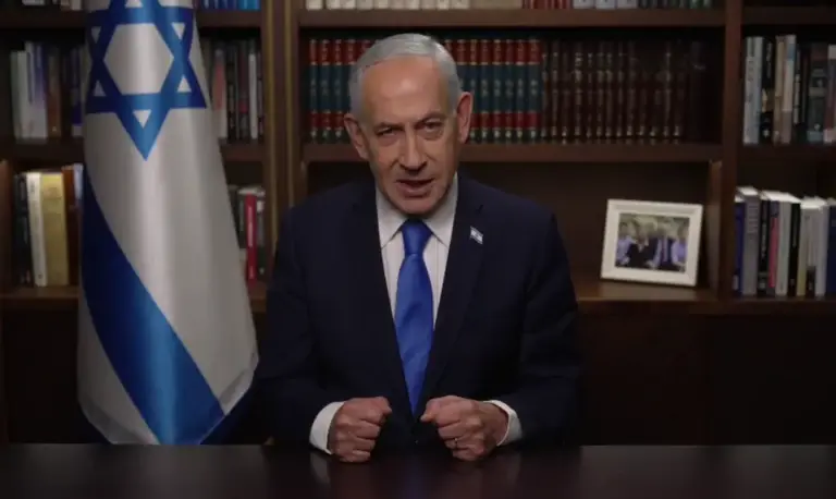 FOTOGRAFÍA. JERUSALÉN (ISRAEL), 28 DE FEBRERO DE 2026. Israel anuncia condiciones para liberar al pueblo iraní. El primer ministro de Israel, "Bibi" Benjamín Netanyahu, registrado este sábado durante una declaración institucional sobre una ofensiva militar conjunta con EEUU contra el nuclear iraní en Irán. Lasvocesdelpueblo (Ñ Pueblo)