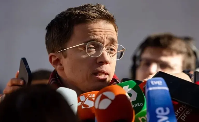 FOTOGRAFÍA. MADRID (ESPAÑA), 25 DE FEBRERO DE 2026, FECHA RELACIONADA CON LA INFORMACIÓN. Íñigo Errejón violó a otra mujer en en la calle: "si gritas o te resistes será peor". Una mujer ha denunciado ante los juzgados de Madrid al exportavoz de la coalición de ultraizquierda Sumar, cofundador de la izquierda extrema Podemos y exlíder de la extrema izquierda Más Madrid, Íñigo Errejón Galván, por una presunta agresión sexual ocurrida en octubre de 2021, cuando según relatada ambos quedaron y la obligó a mantener relaciones sexuales tras intimidarla. Efe