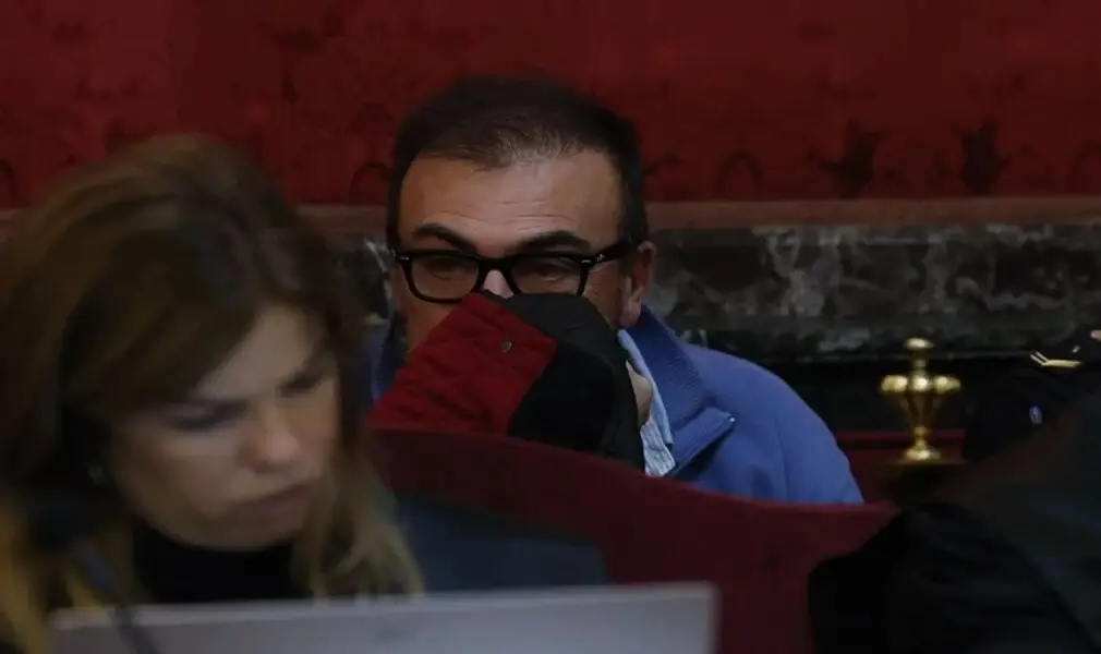 FOTOGRAFÍA. MADRID (ESPAÑA), 12 DE FEBRERO DE 2026. Juicio caso Koldo. El exasesor del exministro de Transportes y exsecretario de organización del Partido Socialista (PSOE), Jose Luis Ábalos Meco, Koldo García (c), durante la audiencia preliminar en el Tribunal Supremo este jueves. Efe