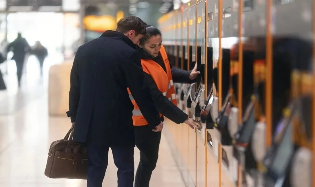 FOTOGRAFÍA. BARCELONA (CATALUÑA) ESPAÑA, 10 DE FEBRERO DE 2026. Dificultades y afectaciones generalizadas al servicio de Rodalies de Cataluña. Aspecto de la Estación de Sants de Barcelona este martes. Efe