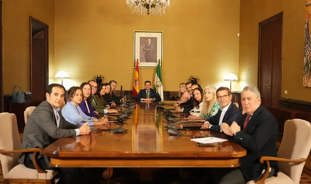 FOTOGRAFÍA. SEVILLA (ANDALUCÍA), 23 DE MARZO DE 2026. Bonilla disuelve el Parlamento y convoca el 17M Andalucía. El presidente del Gobierno autonómico de la Junta de Andalucía de mayoría absoluta por el Partido Popular (PP), Juan Manuel Moreno Bonilla, convoca elecciones tras una reunión del Consejo de Gobierno de mayoría absoluta inútil, con carácter extraordinario. Lasvocesdelpueblo (Ñ Pueblo)