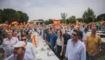 FOTOGRAFÍA. NAVALGALAMELLA (COMUNIDAD DE MADRID) ESPAÑA, 01 DE JUNIO DE 2025. Comunicado: VOX reivindica el inmejorable trabajo de Tizona. El presidente de VOX, Santiago Abascal Conde (3 d); participa en una multitudinaria comida con afiliados de la formación de los obreros de España en Navalgalamella, Comunidad de Madrid este 1 de junio de 2025, junto a los dirigentes de la formación verde patriota en Madrid, entre ellos la portavoz nacional de Agenda España y portavoz del Grupo Parlamentario en la Asamblea de Madrid, Isabel Pérez Moñino-Aranda (Isabel La Buena) (2 d); el portavoz nacional de VOX y diputado del Grupo Parlamentario en la Asamblea de Madrid, José Antonio Fuster Lamelas (4 d); entre otros. Lasvocesdelpueblo (Ñ Pueblo)
