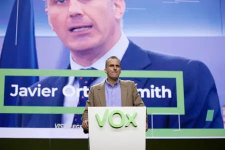 FOTOGRAFÍA. MADRID (COMUNIDAD DE MADRID) ESPAÑA, 08 DE MARZO DE 2020. Comunicado de VOX sobre denuncia de Ortega Smith ante Protección de Datos. El secretario general de VOX, Francisco Javier Ortega Smith-Molina, interviene en multitudinario acto público de su formación este domingo 8 de marzo, Día Internacional de la mujer Trabajadora, en el Palacio Vistalegre de Madrid. Lasvocesdelpueblo (Ñ Pueblo)