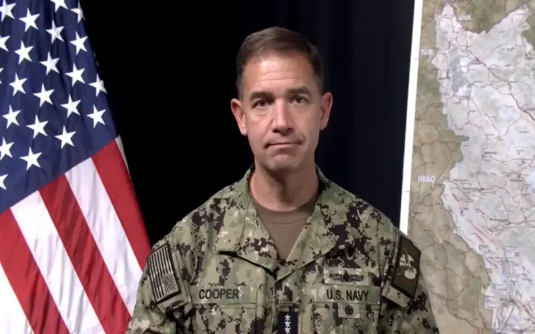 FOTOGRAFÍA. WASHINGTON (ESTADOS UNIDOS DE AMÉRICA, EEUU), 11 DE MARZO DE 2026. v. El comandante del Comando Central (CENTCOM) de los Estados Unidos de América, el almirante Charles Bradford Cooper II (Brad Cooper)ofrece una rueda de prensa sobre el Día 12 de la Operación Furia Épica (Operation Epic Fury)-Operación León Rugiente (Operation Roaring Lion) de EEUU e Israel, respectivamente, contra el régimen terrorista de los ayatolás. Lasvocesdelpueblo (Ñ Pueblo)