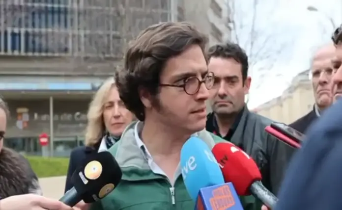 FOTOGRAFÍA. SORIA (SORIA) CASTILLA Y LEÓN (ESPAÑA), 10 DE MARZO DE 2026. Figaredo responde a Iván Espinosa: Quien lo plantea es el PP. El secretario general de VOX en el Congreso de los Diputados y portavoz nacional de Economía y Desregulación, José María Figaredo Álvarez-Sala (José María Figaredo), ha estado esta mañana de martes en Soria, en el marco de la campaña electoral de las elecciones autonómicas de Castilla y León del próximo domingo, 15 de marzo de 2026. Lasvocesdelpueblo (Ñ Pueblo)