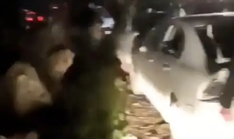 FOTOGRAFÍA. GAZA (FRANJA DE GAZA), 18 DE MARZO DE 2026. Irán ataca Gaza con misil de racimo y mata a varios civiles entre ellos mujeres. La Media Luna Roja de la Franja de Gaza informa de "al menos 3 muertos y 13 heridos tras un ataque con misiles iraníes en Beit Awwa (Gaza). Las víctimas fueron trasladadas a hospitales en Dura y Hebrón; las bajas fueron causadas por el impacto directo y los fragmentos de un misil de la Cuerpo de la Guardia Revolucionaria Islámica (CGRI)". Lasvocesdelpueblo (Ñ Pueblo)