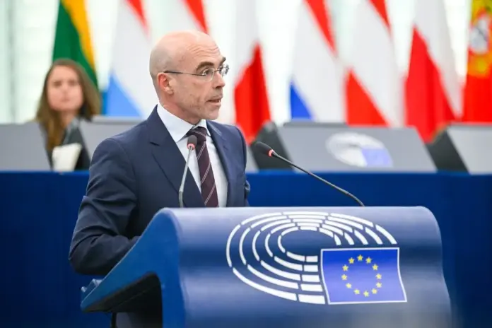 FOTOGRAFÍA. BRUSELAS (BÉLGICA), 17 DE MARZO DE 2026. Bruselas confirma a Buxadé la suspensión de fondos a España si ve irregularidades en el Adamuz. En la imagen, el jefe de la delegación de VOX en Bruselas (Unión Europea), Jorge Buxadé Villalba. Lasvocesdelpueblo (Ñ Pueblo)