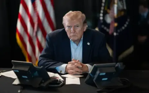 FOTOGRAFÍA. WASHINGTON (ESTADOS UNIDOS DE AMÉRICA, EEUU), 28 DE FEBRERO DE  2026. El presidente de los Estados Unidos de América, Donald John Trump, preside la sala de operaciones durante el inicio de campaña militar conjunta entre EEUU e Israel contra el programa nuclear de los Ayatolás ISIS en Persia, ahora llamada Republica Islámica de Irán, llamada Operación Furia Épica (Operation Epic Fury); junto al 22.º jefe del Estado Mayor Conjunto, general de la Fuerza Aérea John Daniel Caine (Razin); al Secretario de Guerra de los Estados Unidos, oficial de la Guardia Nacional del Ejército estadounidense Peter Brian Hegseth; al Secretario de Estado, Marco Antonio Rubio; entre otros miembros del gabinete de guerra de la Administración Donald John Trump/James David Vance. Lasvocesdelpueblo (Ñ Pueblo)