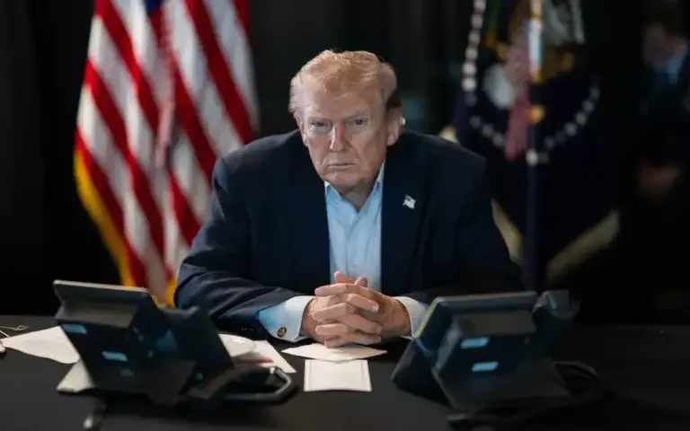 FOTOGRAFÍA. WASHINGTON (ESTADOS UNIDOS DE AMÉRICA, EEUU), 28 DE FEBRERO DE  2026. El presidente de los Estados Unidos de América, Donald John Trump, preside la sala de operaciones durante el inicio de campaña militar conjunta entre EEUU e Israel contra el programa nuclear de los Ayatolás ISIS en Persia, ahora llamada Republica Islámica de Irán, llamada Operación Furia Épica (Operation Epic Fury); junto al 22.º jefe del Estado Mayor Conjunto, general de la Fuerza Aérea John Daniel Caine (Razin); al Secretario de Guerra de los Estados Unidos, oficial de la Guardia Nacional del Ejército estadounidense Peter Brian Hegseth; al Secretario de Estado, Marco Antonio Rubio; entre otros miembros del gabinete de guerra de la Administración Donald John Trump/James David Vance. Lasvocesdelpueblo (Ñ Pueblo)